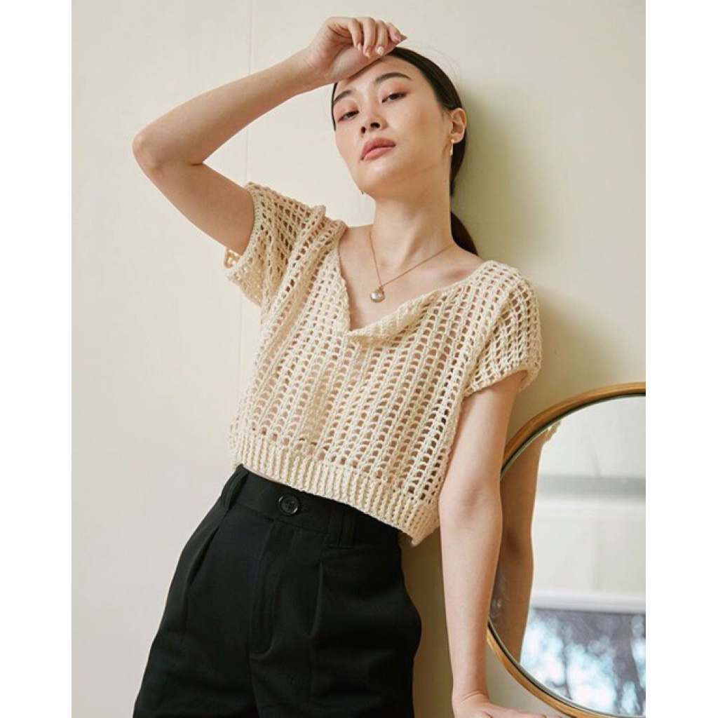 Allur quarter Abbey crochet top (เก็บโค้ดป้ายเหลืองลดอีก 20% หรือ Coins Cashback 25%)