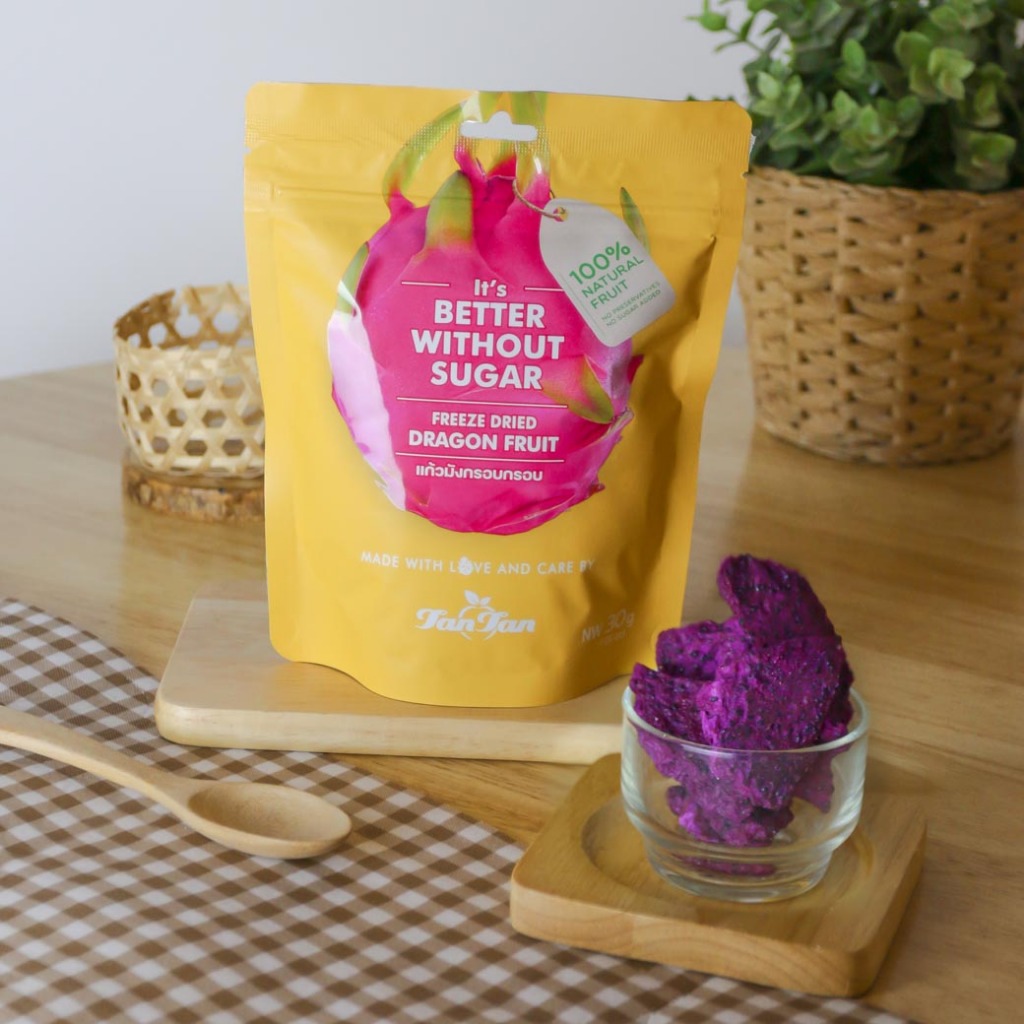TAN TAN Freeze Dried Red Dragon Fruit 30 G. แก้วมังกรอบกรอบ 30กรัม