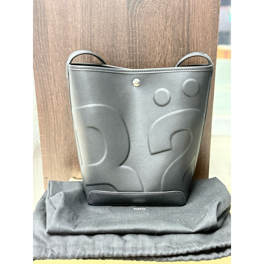 กระเป๋า Relly สีดำ หนังของแท้100% สภาพ 99%