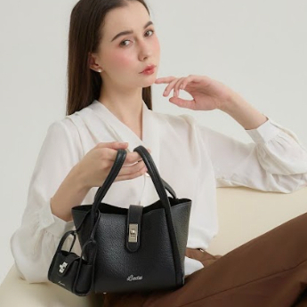 ❤️ ใส่ชื่อฟรี❗Lindie Tily (ลินดี้ ธีลี่) กระเป๋า 1 แต่ได้ 4! เบา คุ้ม เก๋ สไตลิ่งได้หลายแบบ