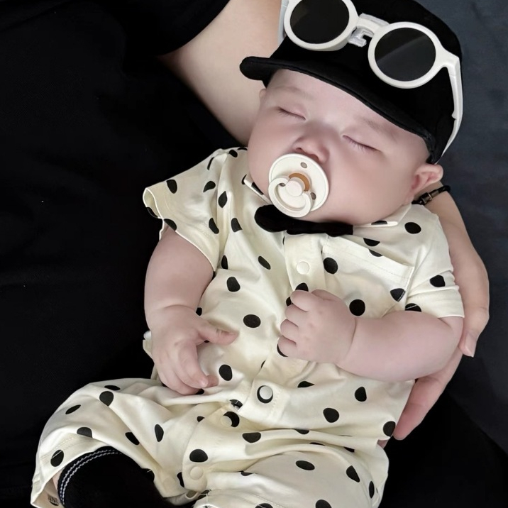 MiniQueen ชุดบอดี้สูทเด็กอ่อน ชุดเด็กผู้ชาย รุ่น Polkadot Romper (ROM00091) - รูปที่ 2