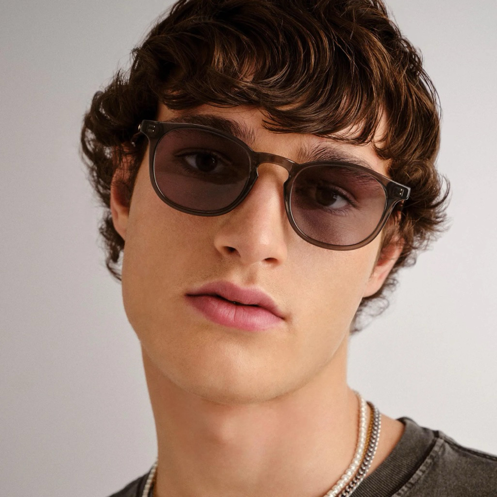 แว่นตากันแดด Le specs - Club Royale