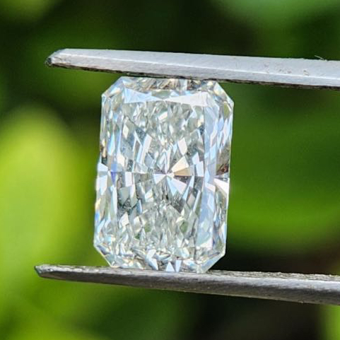 เพชร Radiant 7 ct F VS1 Lab Grown Diamond รูปแฟนซี - IGI Certificate
