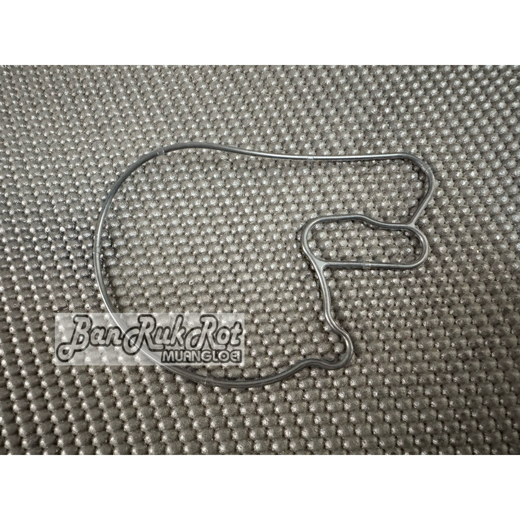 ซีลฝาครอบปั้มน้ำ new vespa รุ่น gts150 4v