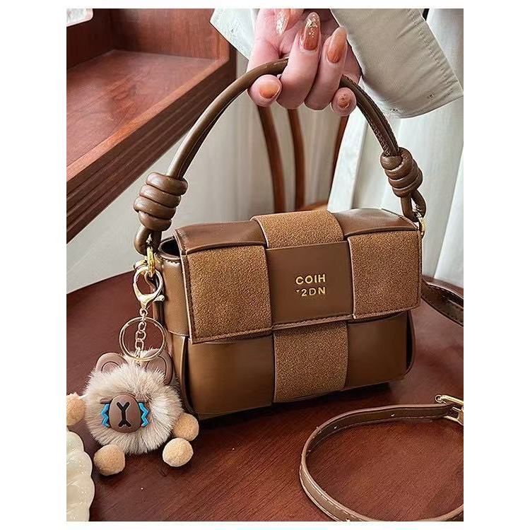 (A193) กระเป๋าสะพายไหล่-ถือ หนัง ทรงเหลี่ยม 📌มีตุ๊กตาแถมคะ📌