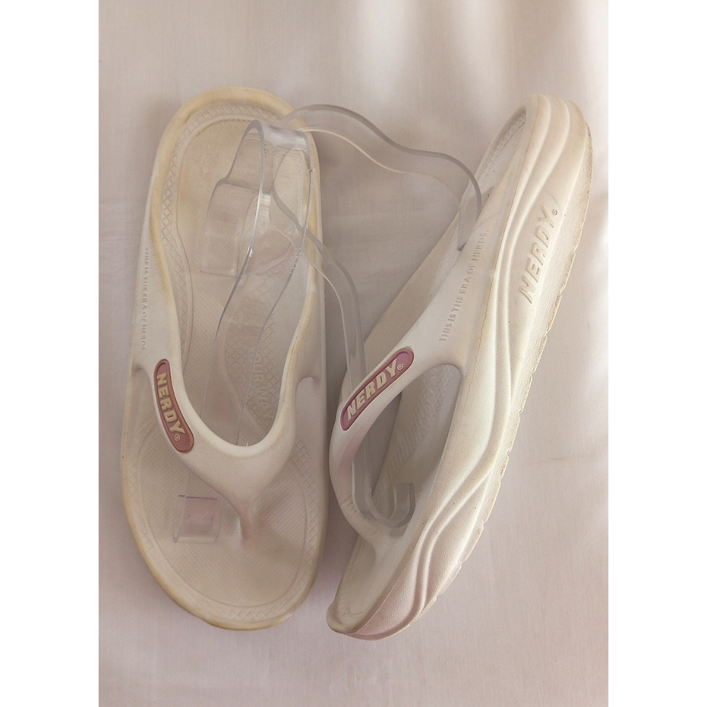 รองเท้าแตะหูคีบมือสอง ยาว 28 ซม. ไซส์ 44 Nerdy