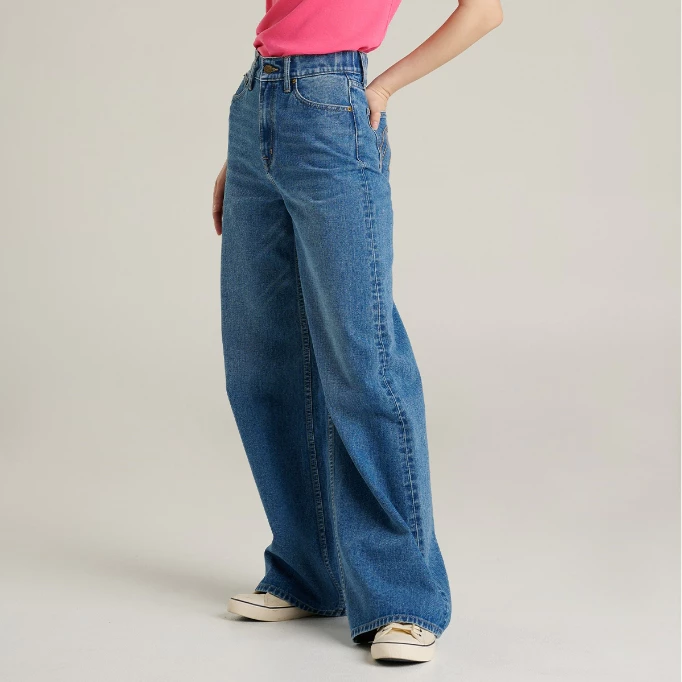 Mc JEANS (แม็คยีนส์) กางเกงยีนส์ผู้หญิง ทรงขากระบอก ปลายขากว้าง เอวสูง สีฟอกกลาง MFWP234