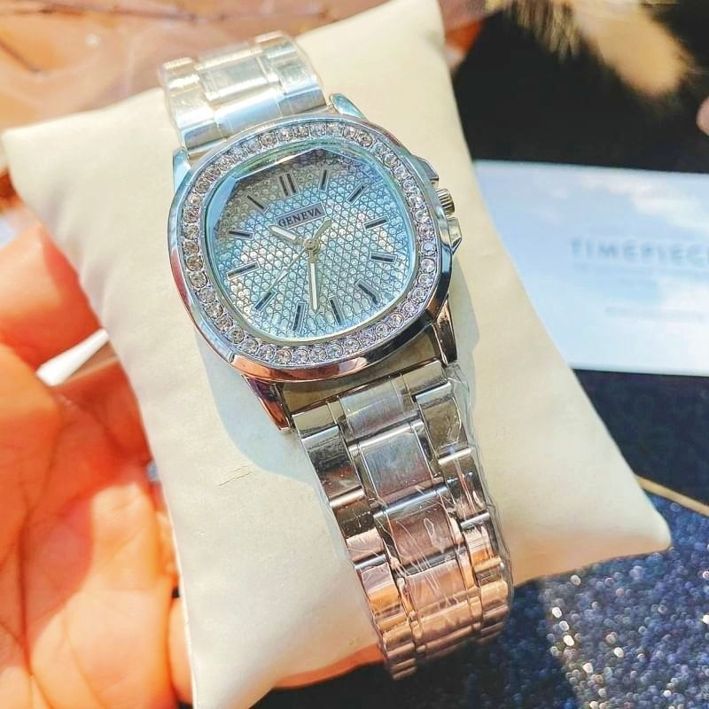 นาฬิกผู้หญิง GENEVA เจนิวา เเบรนด์แท้ มีหลายเเบบใหห้ก็เลือก สายเหล็กหน้าเหลียมสายเหล็กหนาอย่างดี ใส่ได้ทุกวัย