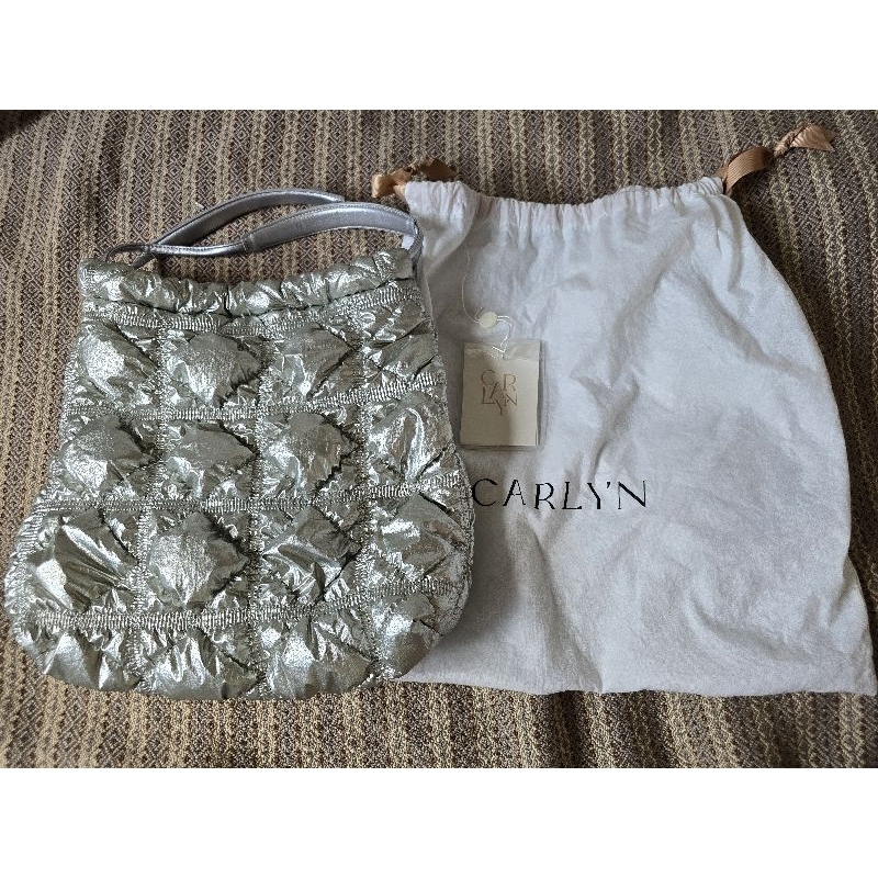 Used Carlyn รุ่น Twee Soft Bag size M ของแท้