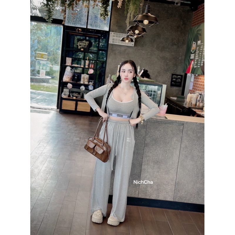 Nicha Set เสื้อสายเดี่ยวแต่งยาง เสื้อคลุมแขน กางเกงขายาว มีกระเป๋าสองข้างสวยยย