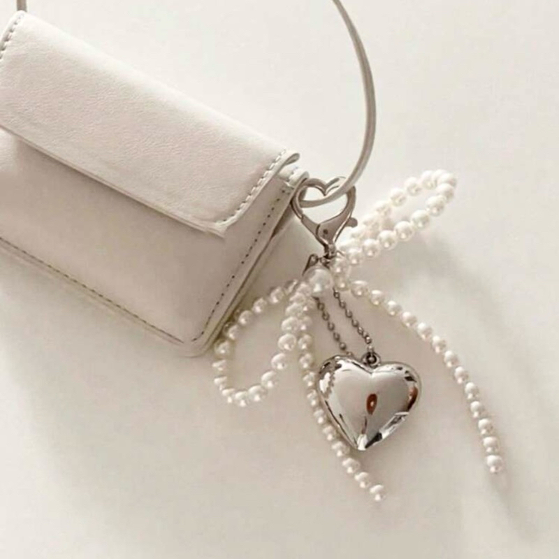 พร้อมส่งในไทย!! พวงกุญแจลูกปัดไข่มุก PEARL KNOT KEYCHAIN น่ารักสไตล์เกาหลี