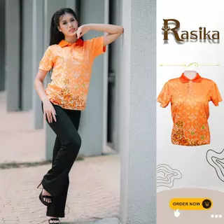 เสื้อโปโลสีส้ม Rasika ลายพระราชทาน โดดเด่นไม่ซ้ำใคร! ผ้าคุณภาพพรีเมียม นุ่มสบาย ไม่ต้องรีด ยับยาก!