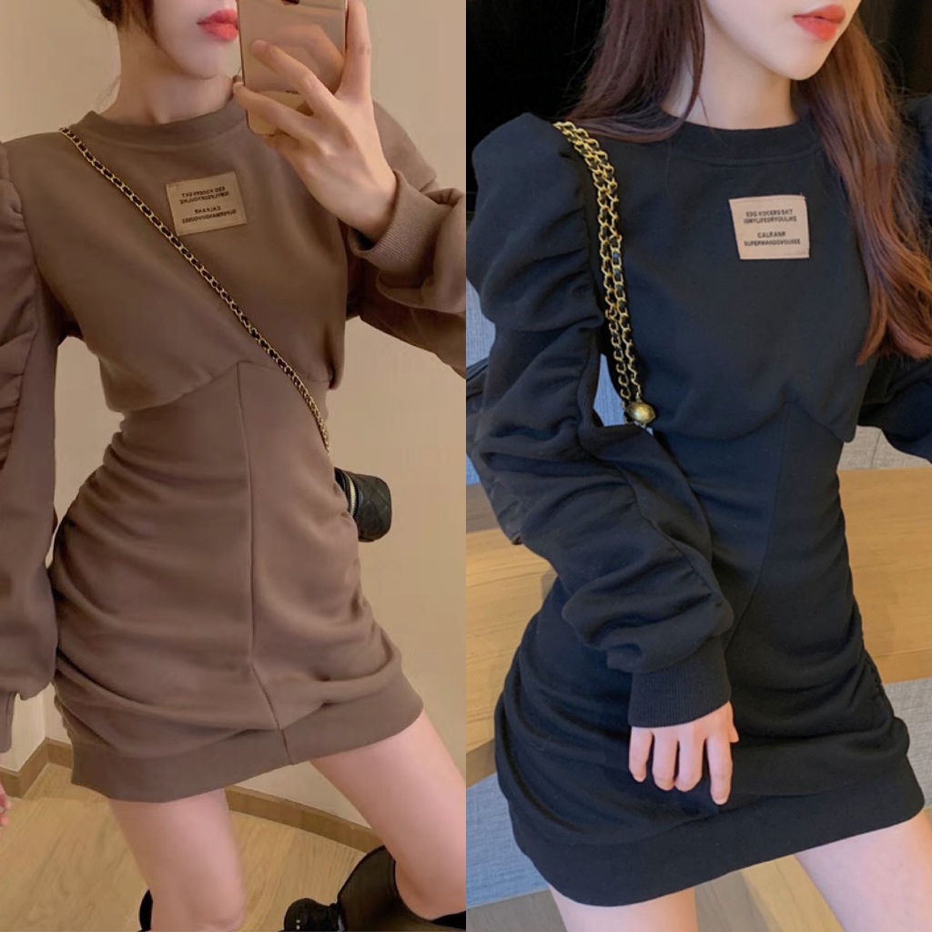 มินิเดรสคอกลมแขนยาว แขนพองสม็อค สีพื้นมินิมอล ทรงเข้ารูป กระโปรงสม็อคด้านข้างเอวถึงสะโพก ผ้าดี #9557