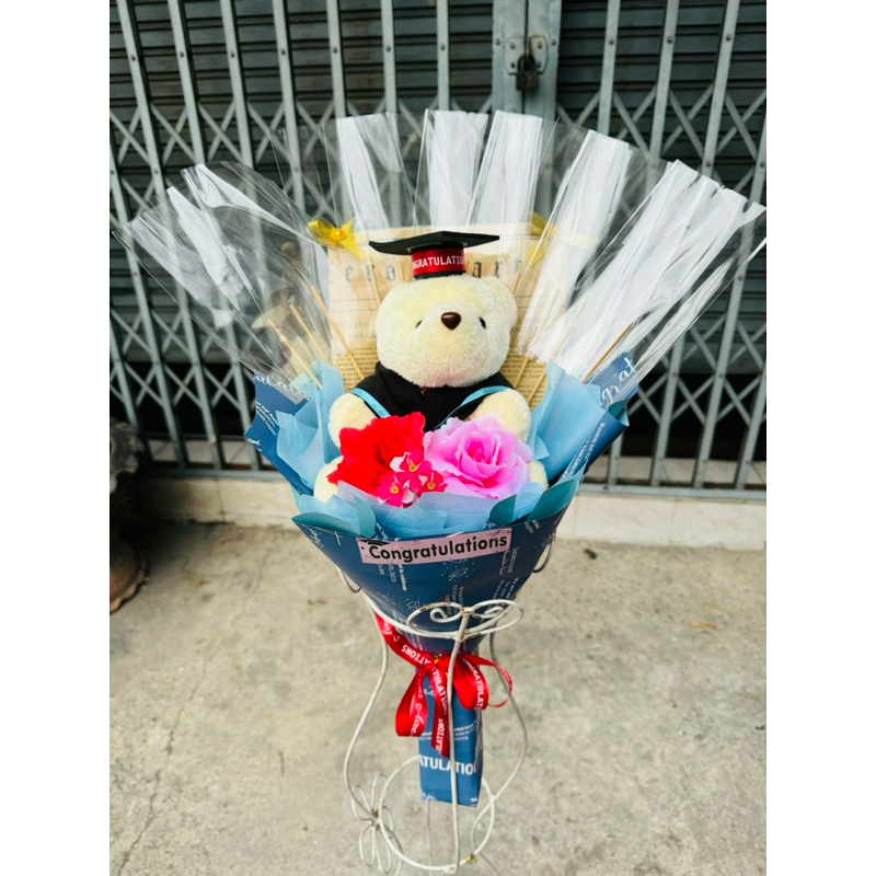 🎓🐻💐💸❤️✨_ช่อหมีบัณฑิตรับปริญญาเสียบเงินได้10ใบ_บัณฑิตน้อย_⭐️🥳🧸🎁  มีสองสี  แดง ชมพู พร้อมส่งจ้าาาา_สั่งได้เล้ยยย_🎀🪄🎊🎉