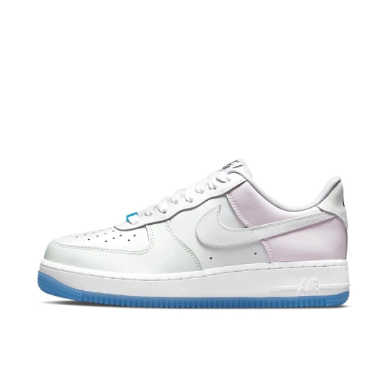 【Brand authorization】Nike Air Force 1 07 lx"photochromic" White/blue/pink  รองเท้าผ้าใบ Sneakers