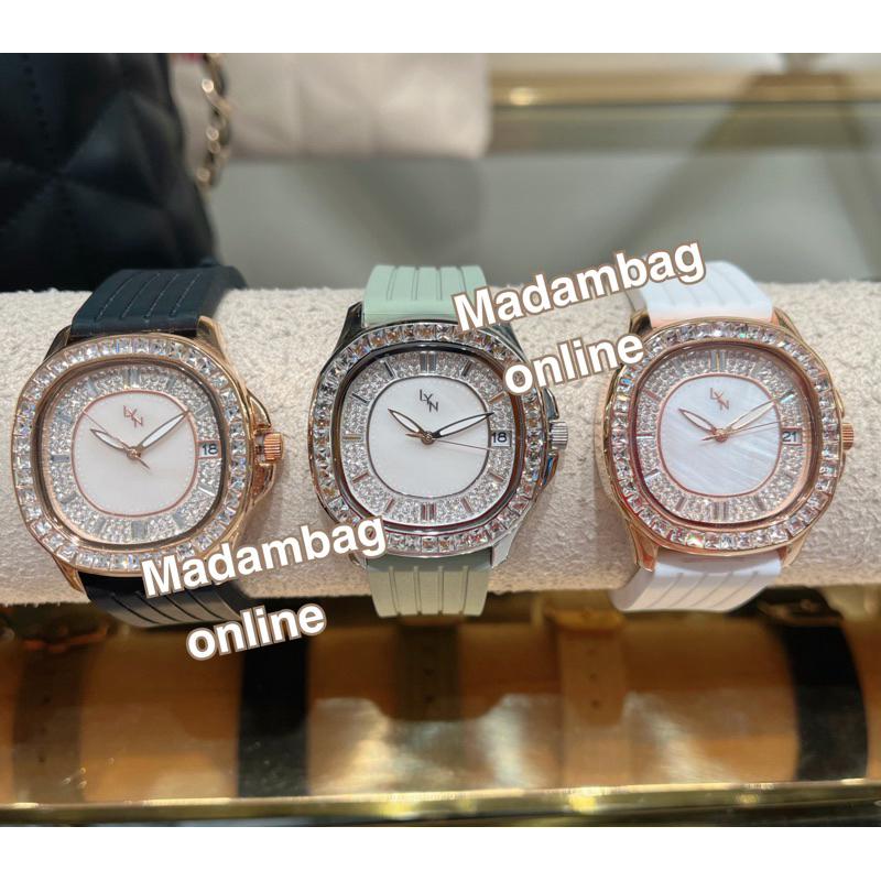 LYN Sylvie Watch นาฬิกาข้อมือ สายซิลิโคนหน้าปัดเหลี่ยม สีดำ สีขาว