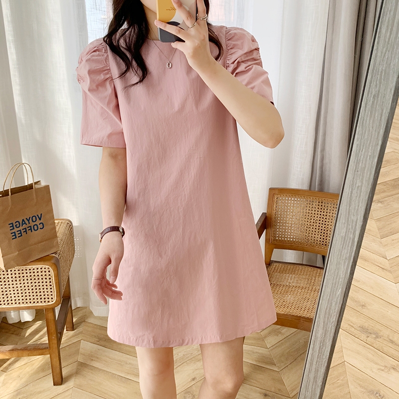 GFShop พร้อมส่ง ชุดเดรสยาวแฟชั่นคุณผู้หญิง ถ่ายมุมไหนก็ดูดีแถมตัวเนื้อผ้าใส่สบายอีก จัดเลย ควรมีไว้ติดบ้านกันนะจ๊ะ