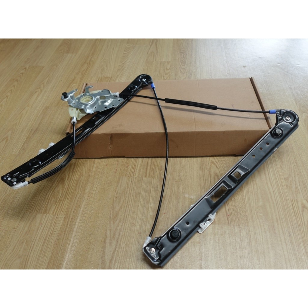 รางยกกระจกบานหน้าขวา BMW Series 3 E46 ปี 1998 - 2004