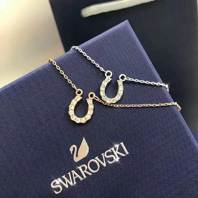 พร้อนส่ง ที่ไทยของแท้ สร้อยคอคริสตัลรูปตัวยูสำหรับตัวอักษรเกือกม้าขนาดเล็ก