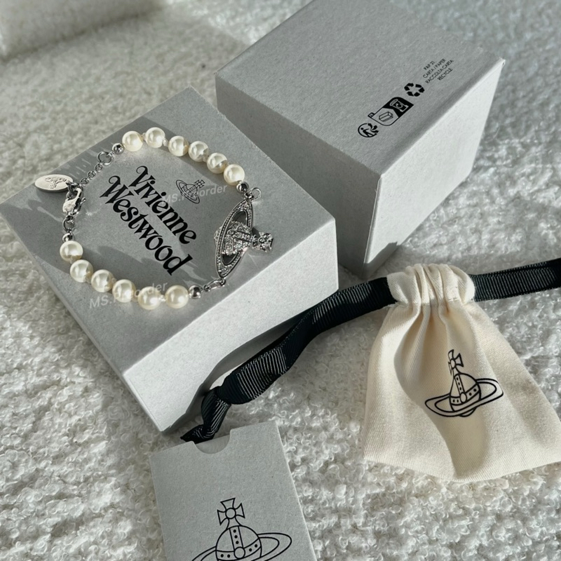 *พร้อมส่ง*  [แท้💯 Shop UK🇬🇧] กำไล VIVIAN WESTWOOD🪐 รุ่น Mini Bas Relief Pearl Bracelet✨