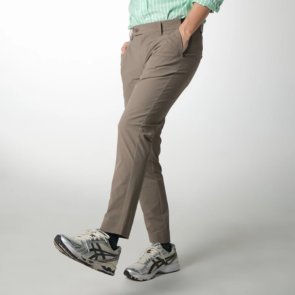 era-won กางเกง รุ่น GOLF FABRIC (065 V.9) ทรงกระบอกเล็ก ขาเต่อ เอวยางยืด สี Brown