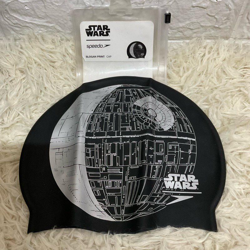 หมวกว่ายน้ำ Speedo Starwars Freesize วัสดุเป็นยาง ราคา 350 บาท