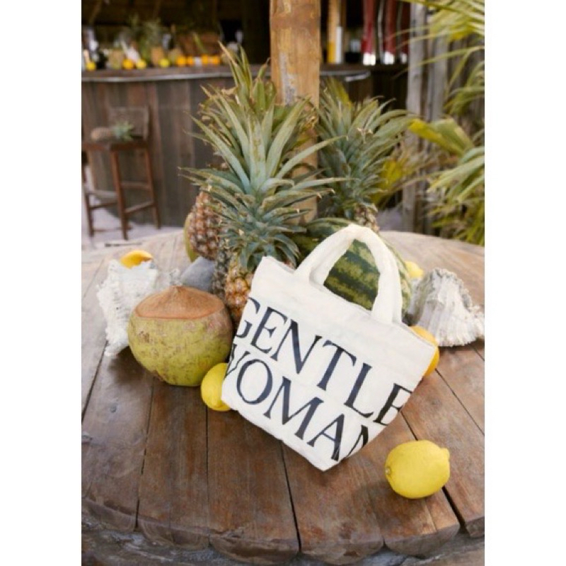 กระเป๋า gentlewoman puffer bag