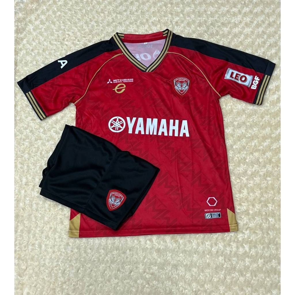 ชุดบอล เมือง-ทอง Red แขนสั้น ฤดูกาลใหม่ล่าสุด ปี2025 ชุดฟุตบอลผู้ใหญ่ เสื้อรวมกางเกง