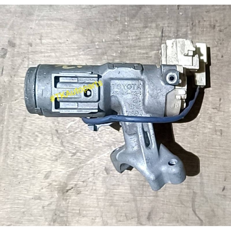 ส​วิสต์​กุญแจ​ Toyota Avanza​ Y2010