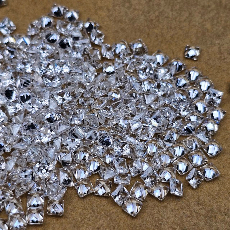 สี่เหลี่ยม ปริ๊นเซส 3มิล 1เม็ด‘ พลอยแท้ เพทายขาว White Zircon เจียรนัยทรงสี่เหลี่ยม Princess Cut พลอย เพทาย อัญมณี หินสี