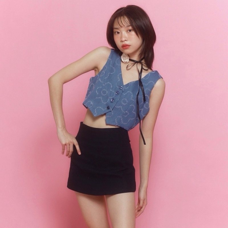 กระโปรงกางเกง ยีนส์ดำ (size M) :BEMING.BKK🍒