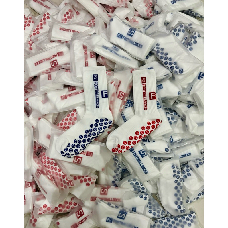 ถุงเท้ากันลื่น ถุงเท้าเตะบอล พร้อมส่ง