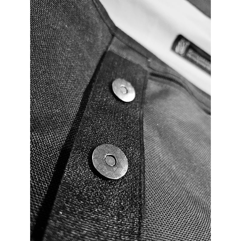 Timbuk2 magnet (black edition)แม่เหล็กถนอมตีนตุ๊กแก