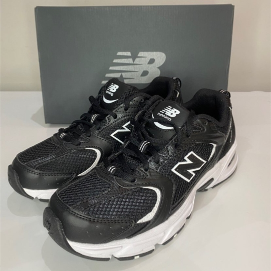 New Balance NB 530 Black and white