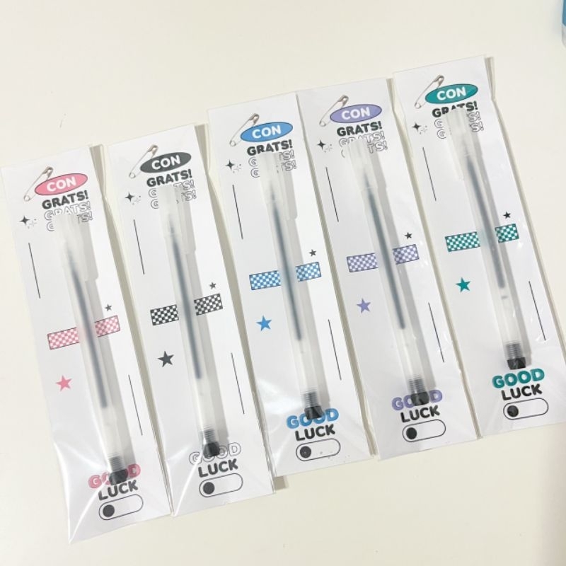ของขวัญปัจฉิมปากกาv2เลือกสีได้ พร้อมส่งคละสี