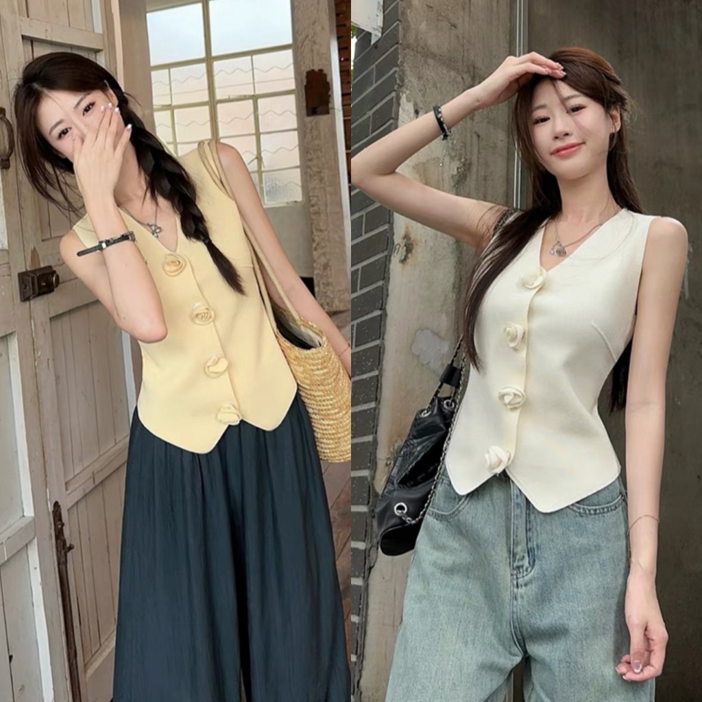VANNDA VEST เสื้อแขนกุด ผ้าไหมพรม กระดุมแต่งดอกไม้