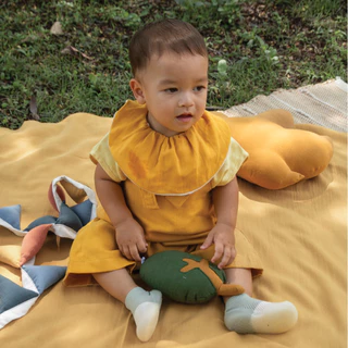 Saeson Tencel™ Crescent Bib ผ้ากันเปื้อนทรงพระจันทร์เสี้ยวใยเทนเซล