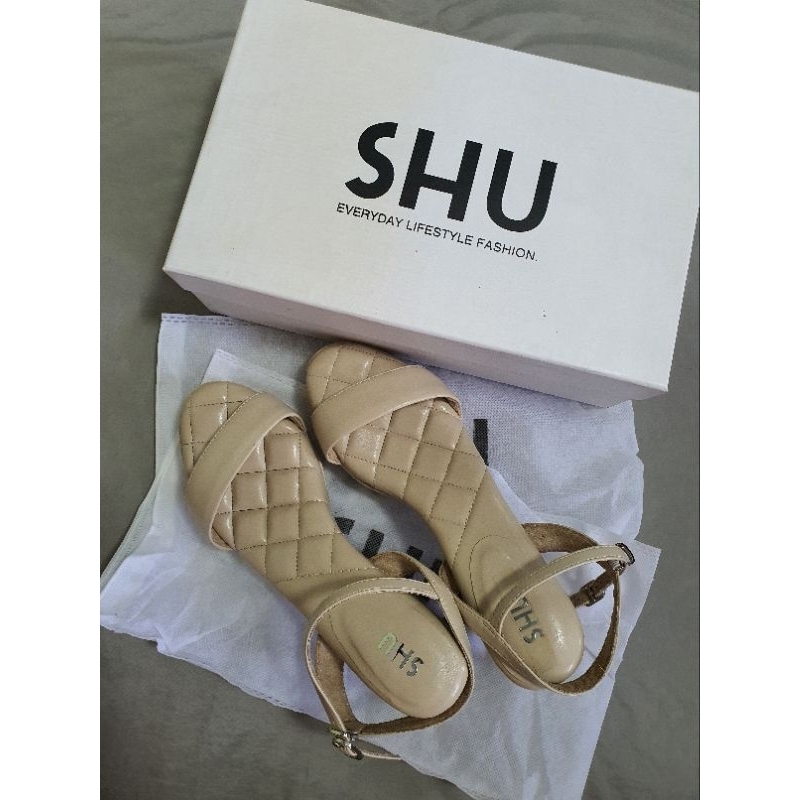 รองเท้าส้นสูง แบรนด์ Shu สภาพ 90% ใหม่มากค่ะ size 39