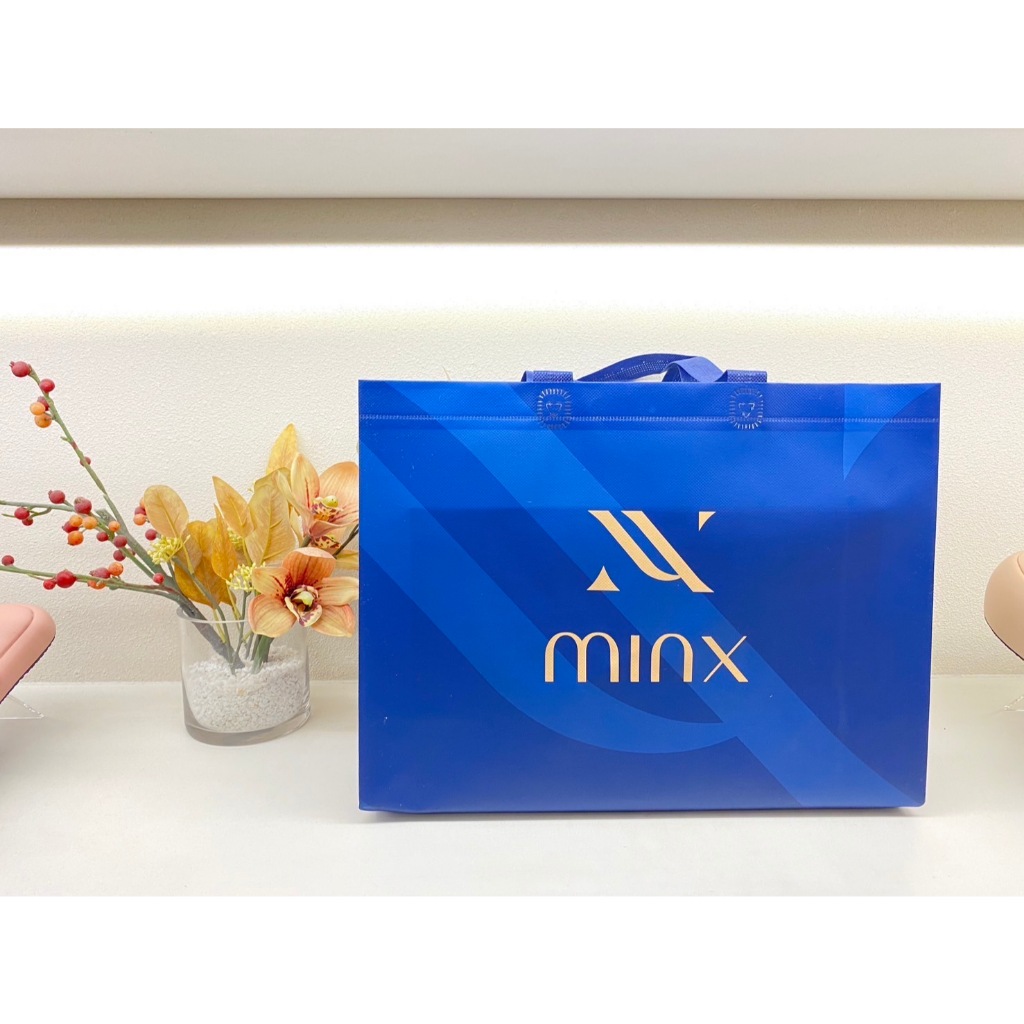 Minx กระเป๋าใส่รองเท้า ลายเเบรนด์ minx สีน้ำเงิน