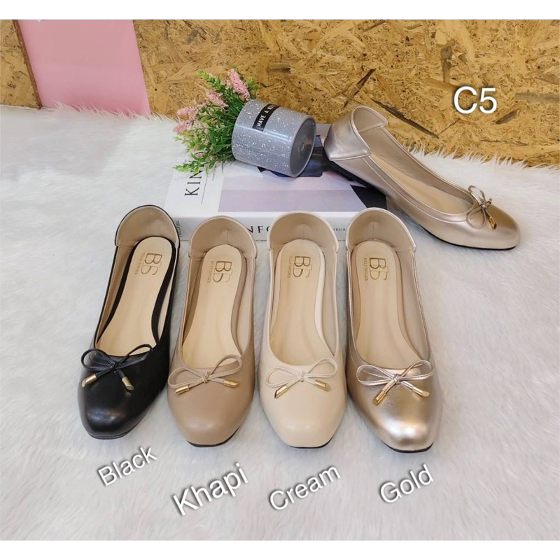 C5 รองเท้าบัลเลต์หัวตัดต่อหลังหน้ากว้างมาก