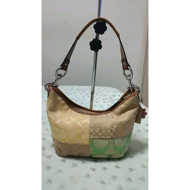 Coach แท้ 100% 899 รวมส่ง 10 นิ้ว ทรงพอส อย่างน่ารัก