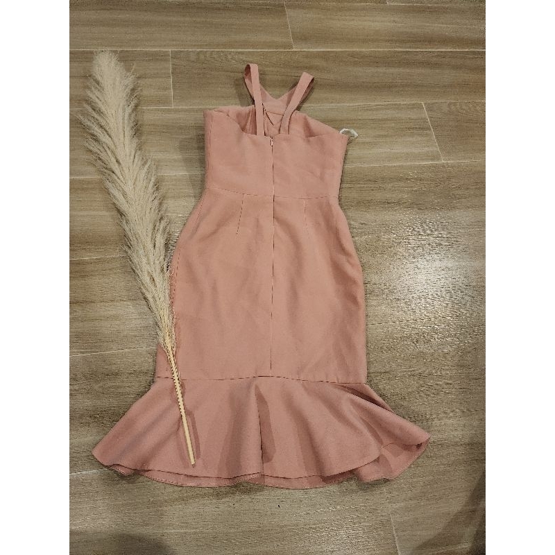 เดรสคล้องคองานป้าย peony สีชมพู