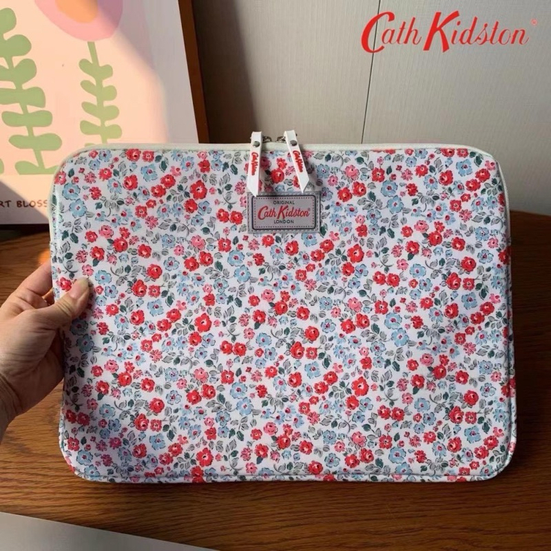 CATH KIDSTON กระเป๋าใส่ laptop ขนาด 15“