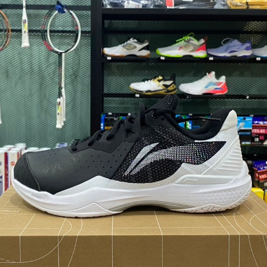 รองเท้าแบดมินตัน LI-NING Badminton Shoe : LEI TING 2024 Thunder Storm AYZU015-4 Wide 4E