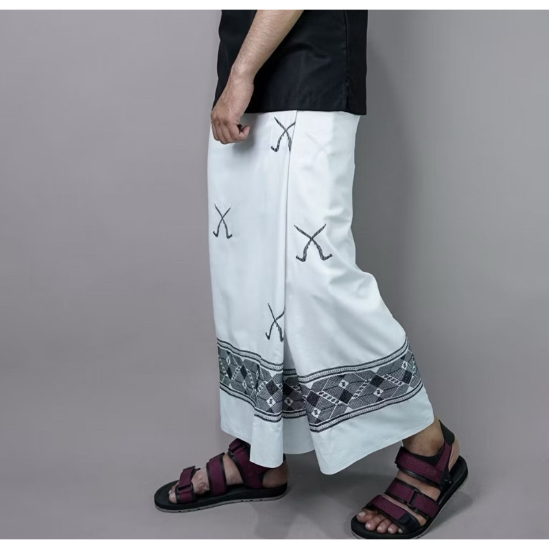 ผ้าโสร่งชาย พื้นดำและพื้นขาว สไตล์Wadimor aceh แบรนด์Katsae (งานปัก)ใหม่ล่าสุด พรีเมี่ยม