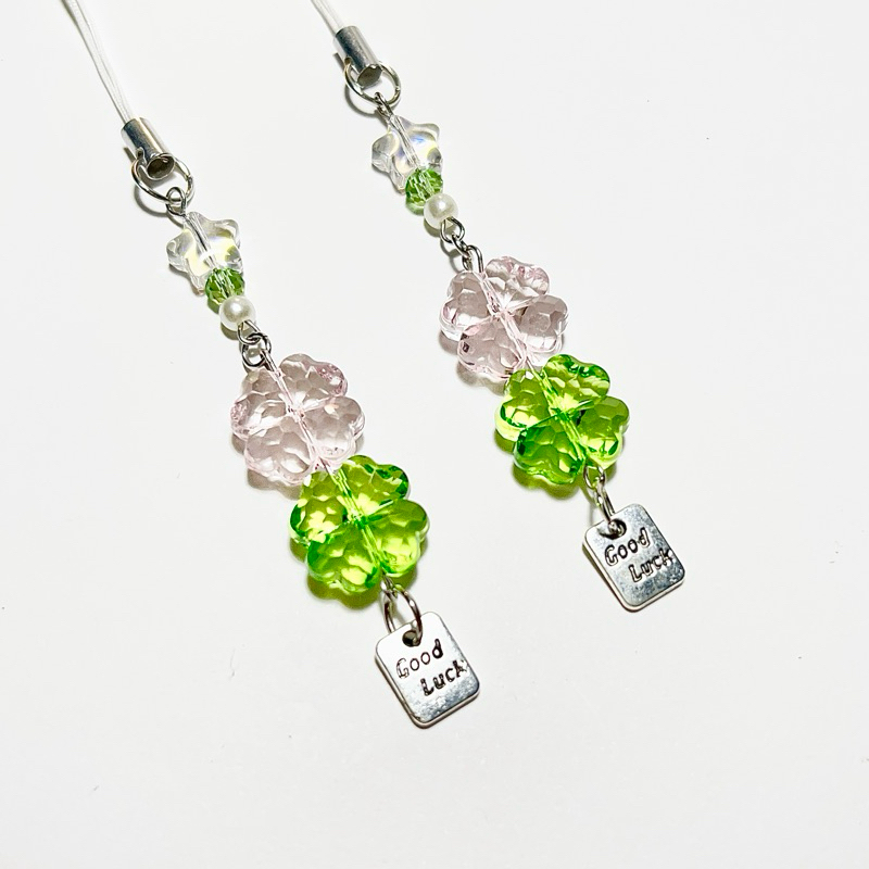 พวงกุญแจ clover good luck ห้อย โทรศัพท์ (phone charm) พร้อมส่ง