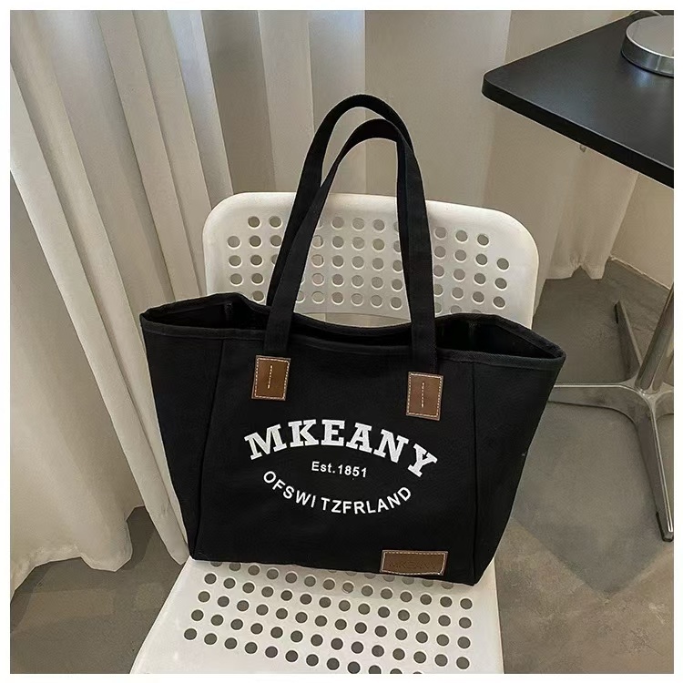 กระเป๋าสะพายไหล่ กระเป๋าMKEANY กระเป๋าผ้าแคนวาส พร้อมส่งกระเป๋าแถมตุ๊กตา - รูปที่ 5