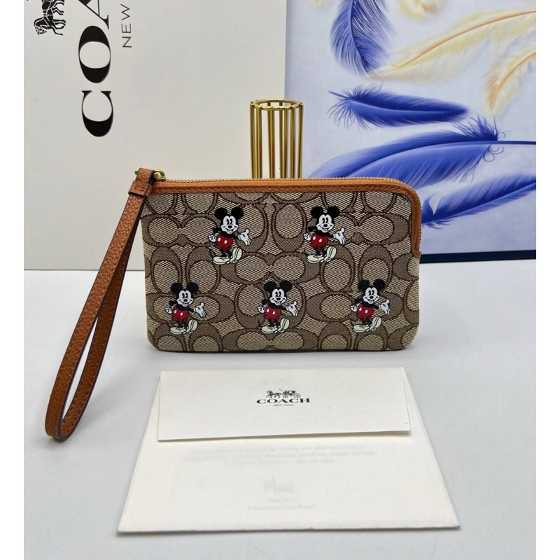 Coach CN033 Disney X Coach Corner Zip Wristlet