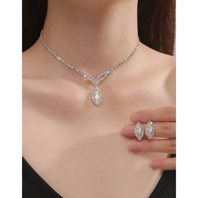 ชุดเครื่องประดับ สร้อยเพชร ต่างหูเพชรสีขาวสวยงามวิบวับ พร้อมส่ง