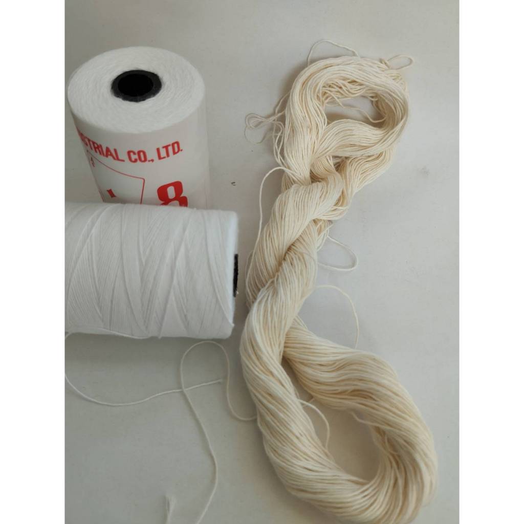ด้ายมาลัยสีขาวหรือสีครีม White or cream thread for flower garland